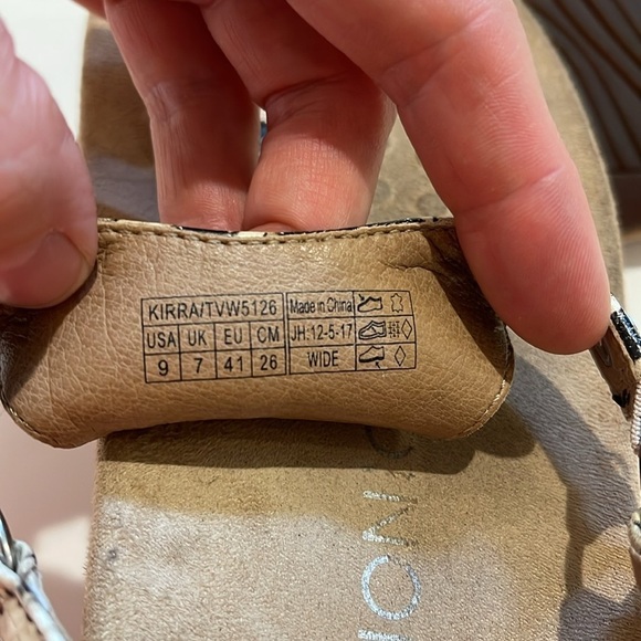 Vionic Kirra Snake Print Leather T Strap Sandals - Picture 7 of 7